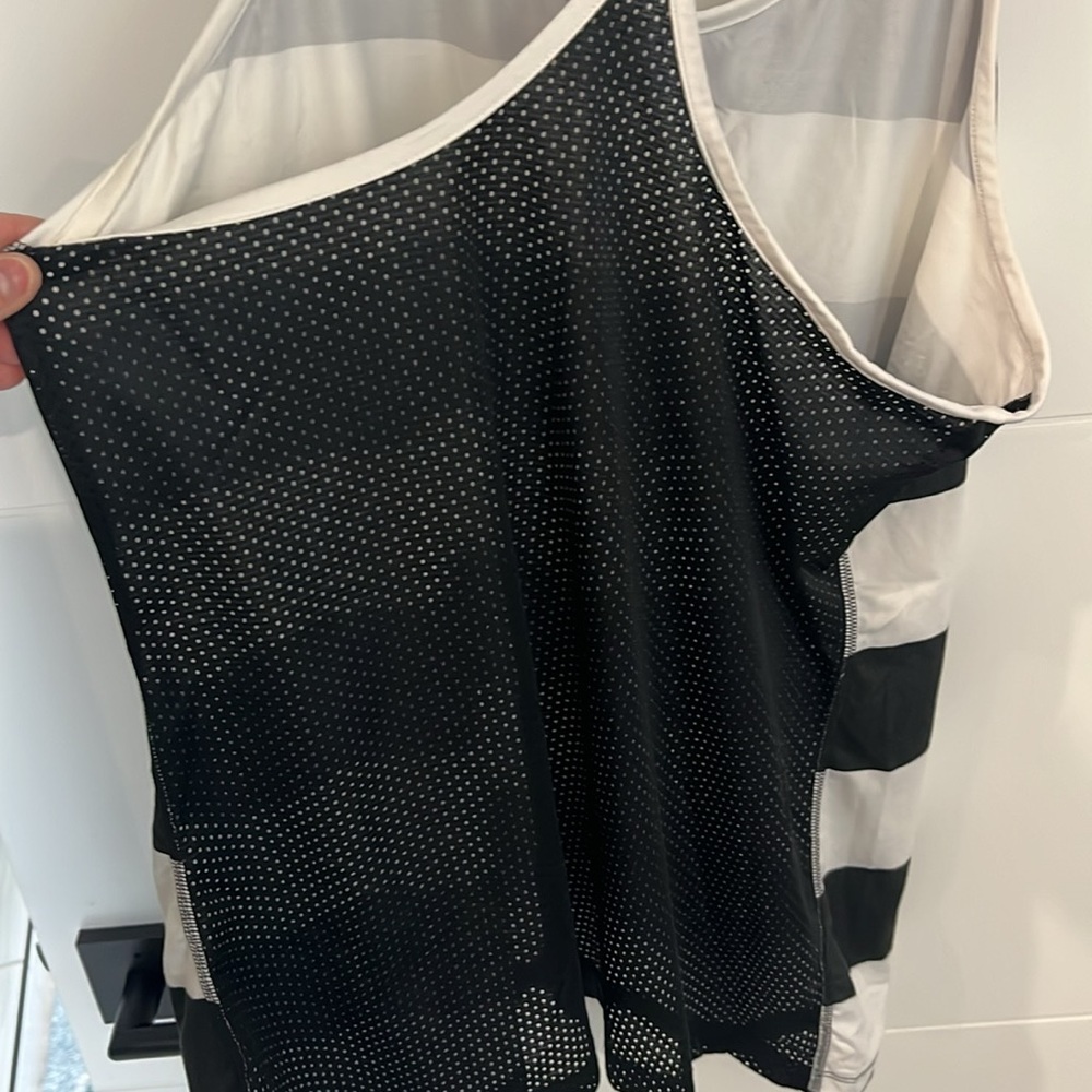 Nike black and whit stripe tank top - Picture 2 of 3